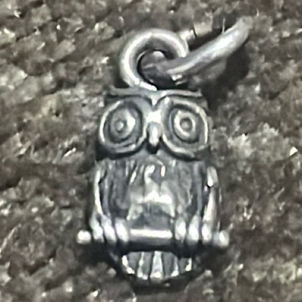 .925 Sterling OWL PENDANT Silver Fine Jewelry vintage 1970’s 0.5” inches
